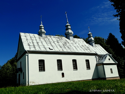 prawosawna cerkiew fililna do 1956 greckokatolicka pw. NMP z 1899 przebudowana w 1928 - obecnie naley do parafii w Morochowie.