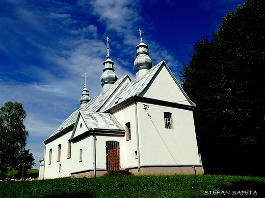 prawosawna cerkiew fililna do 1956 greckokatolicka pw. NMP z 1899 przebudowana w 1928 - obecnie naley do parafii w Morochowie.