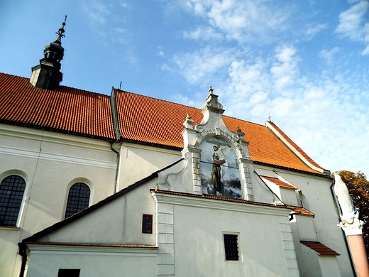 Kościół oo. reformatów z XVI w. - sanktuarium Zwiastowania NMP