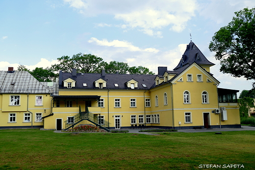 Pałac Zakrzów zbudowany został na przełomie XIX i XX wieku