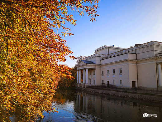 Teatr w szacie jesieni