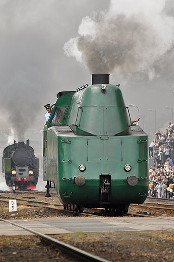 Wgierska MAV Nosztalgia i Tkt48-191 z Chabwki. Wolsztyn 2010