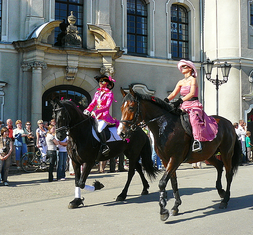 Pszczyska Majwka Konna 2009. Amazonki.