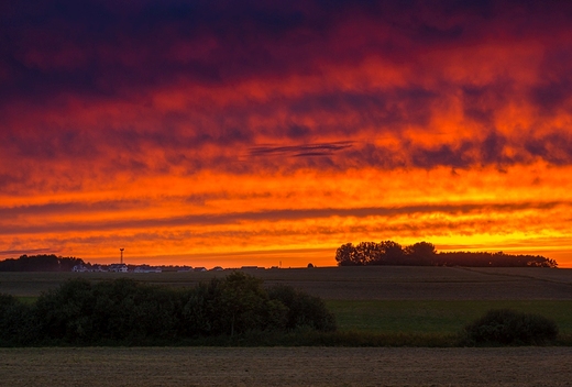 O zachodzie na obrzeach Skokw.