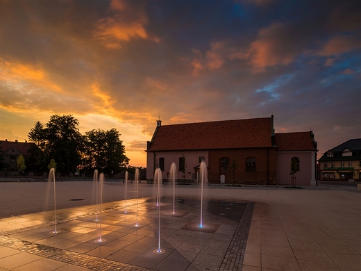 Murowana Golina - rynek miasteczka