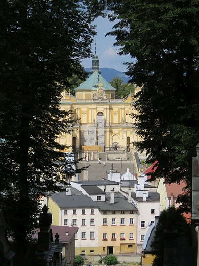 Maryjna bazylika widziana ze schodw Kalwarii