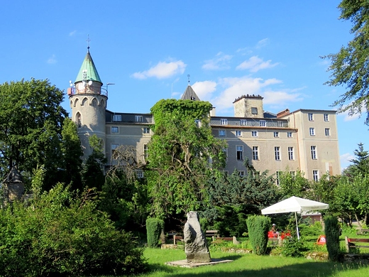 XIX-wieczna rezydencja zwana zamkiem Leśna