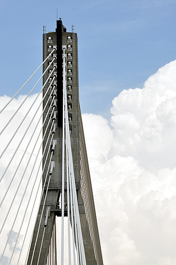 Pylon mostu witokrzyskiego. Warszawa