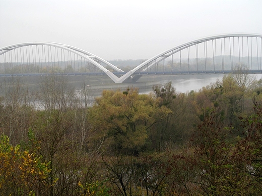 Most w jesiennej mgle