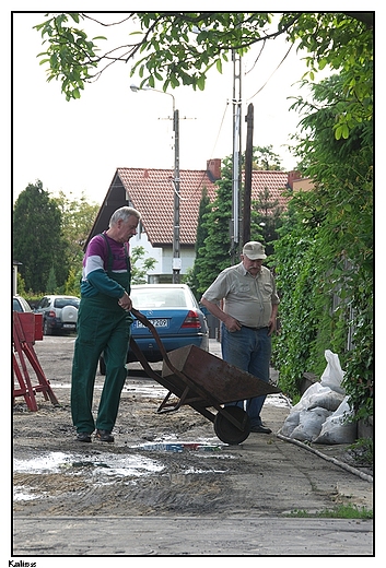 Kalisz - powd 2010, mieszkacy ulicy Sadowej walcz z wod