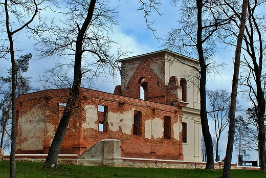 Ruiny wityni kalwiskiej w Piaskach