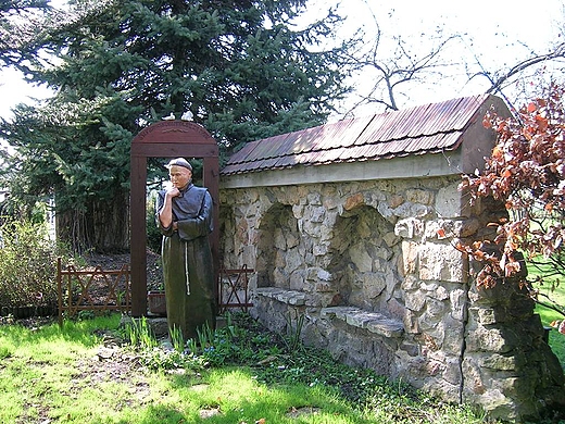 W ogrodzie botanicznym.