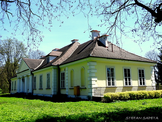 Klasycystyczny Dwr Badenich w Krakowie - Branice