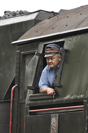 Polski maszynista podczas parady parowozw. Wolsztyn 2010