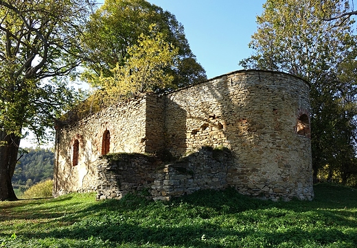 Krywe ruiny cerkwi