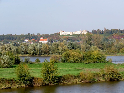 Widok na zamek w Janowcu