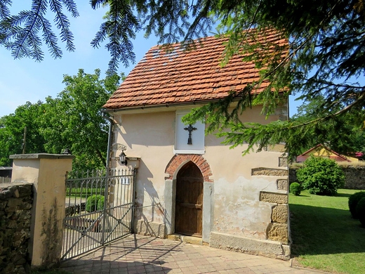 Średniowieczna kaplica cmentarna