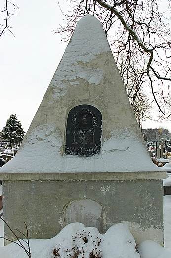 Stalowa Wola - pomnik powstańców z 1863 r. na cmentarzu przy klasztorze