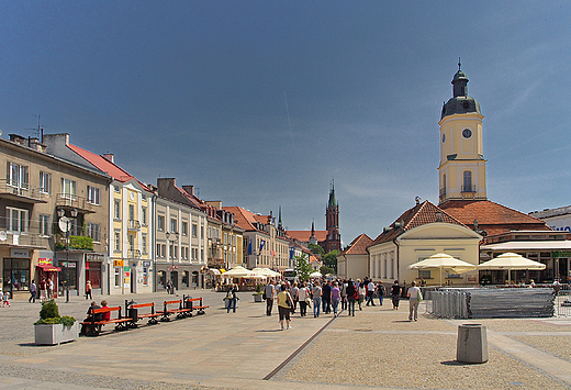 Biaystok. Ratusz w rynku.