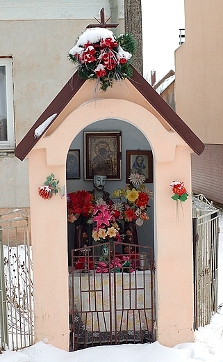 Kapliczka ze w. Nepomucenem w Lipie