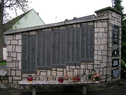 Jemielnica.Pomnik ofiar wojennych.