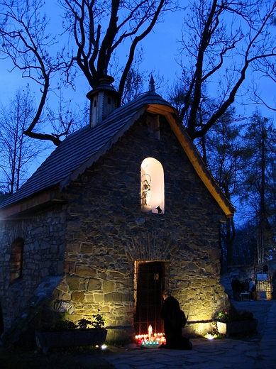Zakopane - kapliczka przed cmentarzem