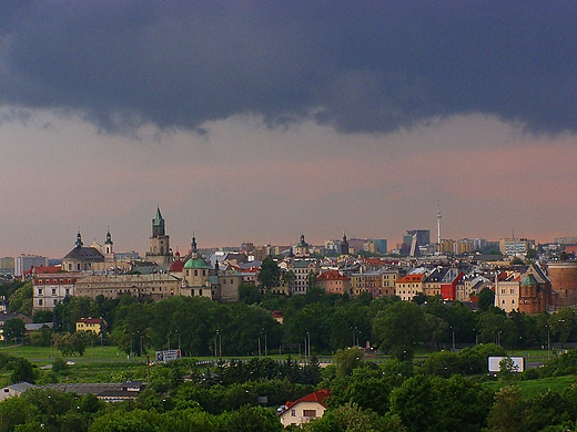 MOJE MIASTO -  CHWILA PRZED BURZ