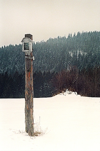 Korbielw - kapliczka przy ciece na Malork (1051 n.p.m.). Beskid ywiecki