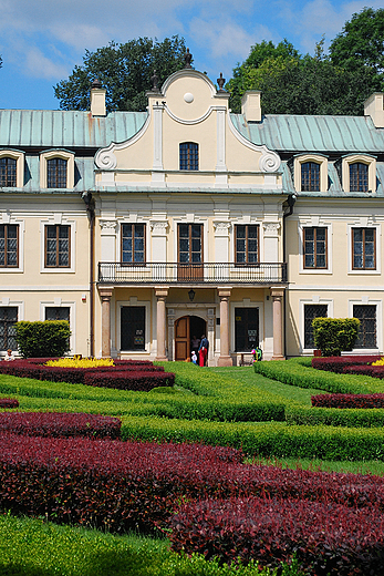 Bdzin-Gzichw. Wejcie do Muzeum Zagbia - dawny paac Mieroszewskich.