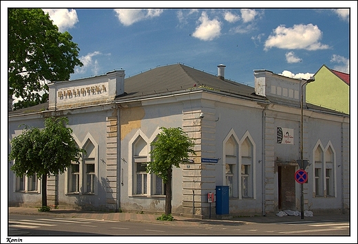 Konin - Miejska Biblioteka Publiczna w budynku po�ydowskmi zbudowanym w po�owie XIX wieku, tzw. bes medresz