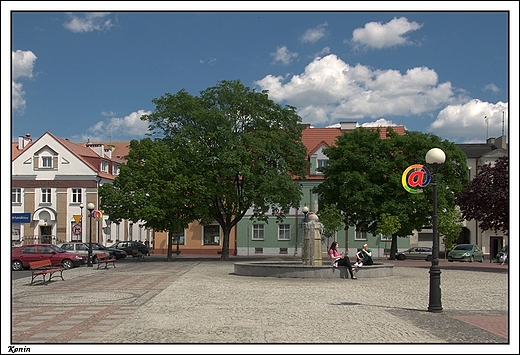 Konin - Plac Zamkowy ( w tle fontanna)