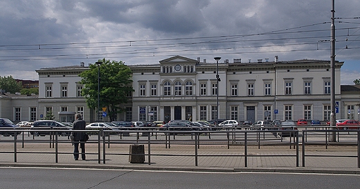 Sosnowiec. Panorama zabytkowego dworca kolejowego.