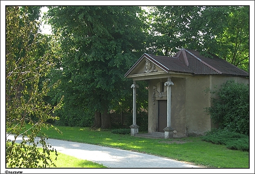 Droszew - kaplica grobowa Zakrzewskich z Czachor