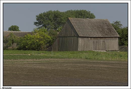 Droszew - stara drewniana stodoa