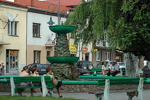 Szczekociny - siesta na rynku