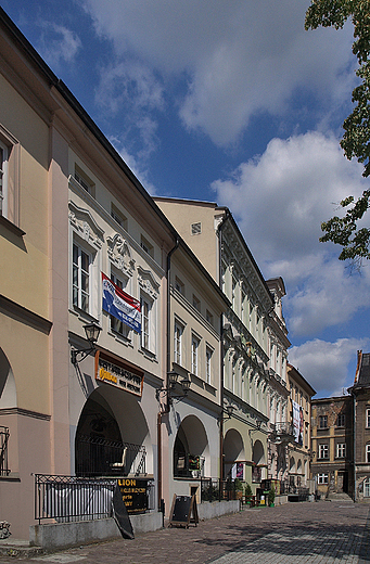 Bielsko-Biaa. Odnowione kamienice przy rynku.