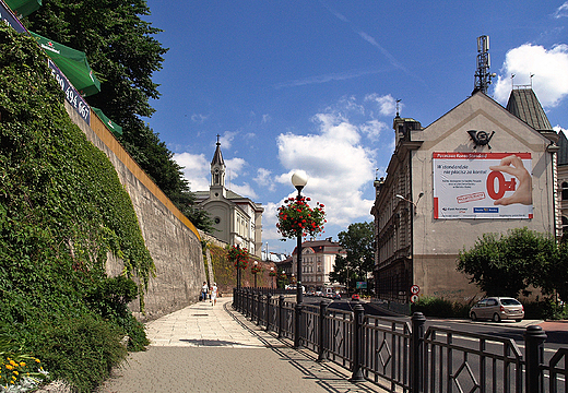 Bielsko-Biaa. Widok na kaplic zamkow spod murw.