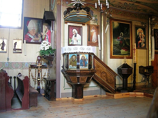 Drewniany kościół św. Barbary w Górze .