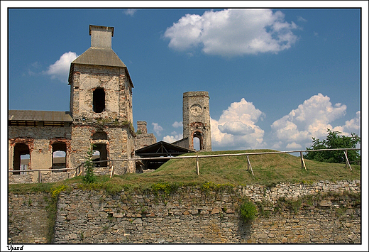 Ujazd - fragment ruin zamku