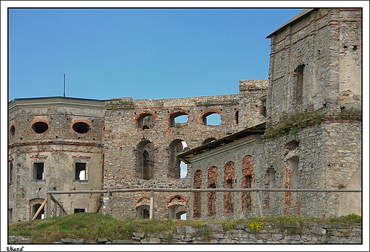 Ujazd - fragment ruin zamku