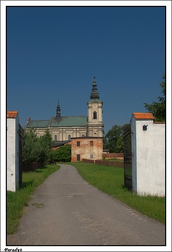 Parady - klasztor oo. bernardynw i koci p.w. Przemienienie Paskiego