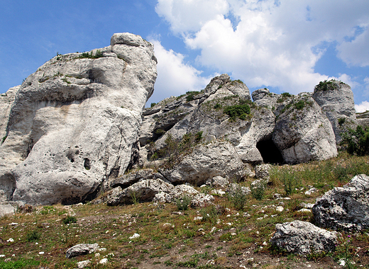 Formy skalne w rezerwacie przyrody Góra Zborów.