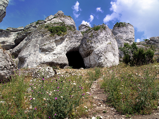 Gra Zborw. Grota skalna.