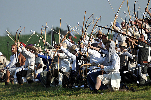 Oddzia ucznikw na polu bitwy. Grunwald 2010