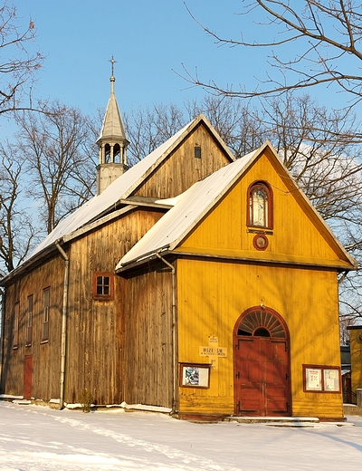 Zarzecze - drewniany koci p.w. Matki Boej nienej z 1720 r.