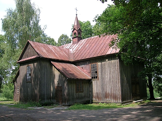 Drewniany koci p.w. Najwitszego Serca Pana Jezusa z 1928r. w Sokolnikach.