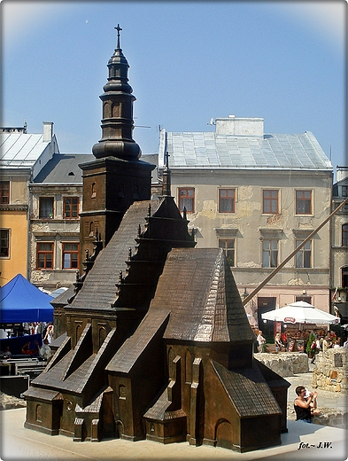 LUBELSKI JARMARK JAGIELLOSKI - MAKIETA ZNISZCZONEJ FARY.