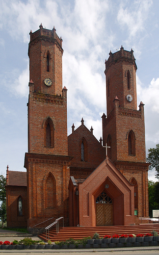 Krokowa. Neogotycki koci w. Katarzyny z po. XIX w.