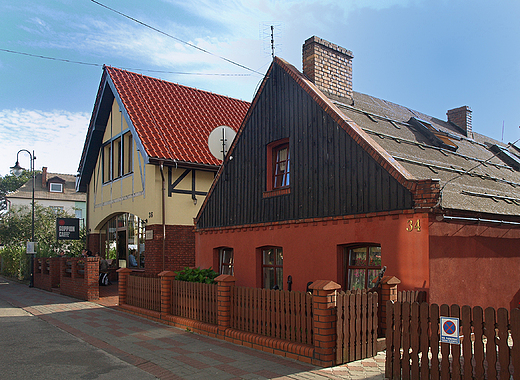 Hel. Stare drewniano-murowane domy rybaków.