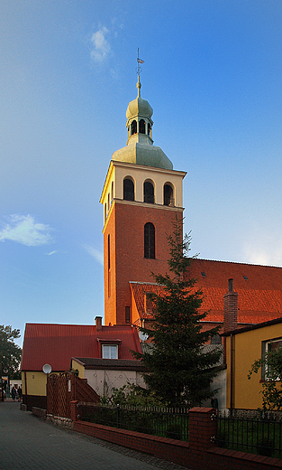 Jastarnia. Centrum z kocioem parafialnym z 1931r.